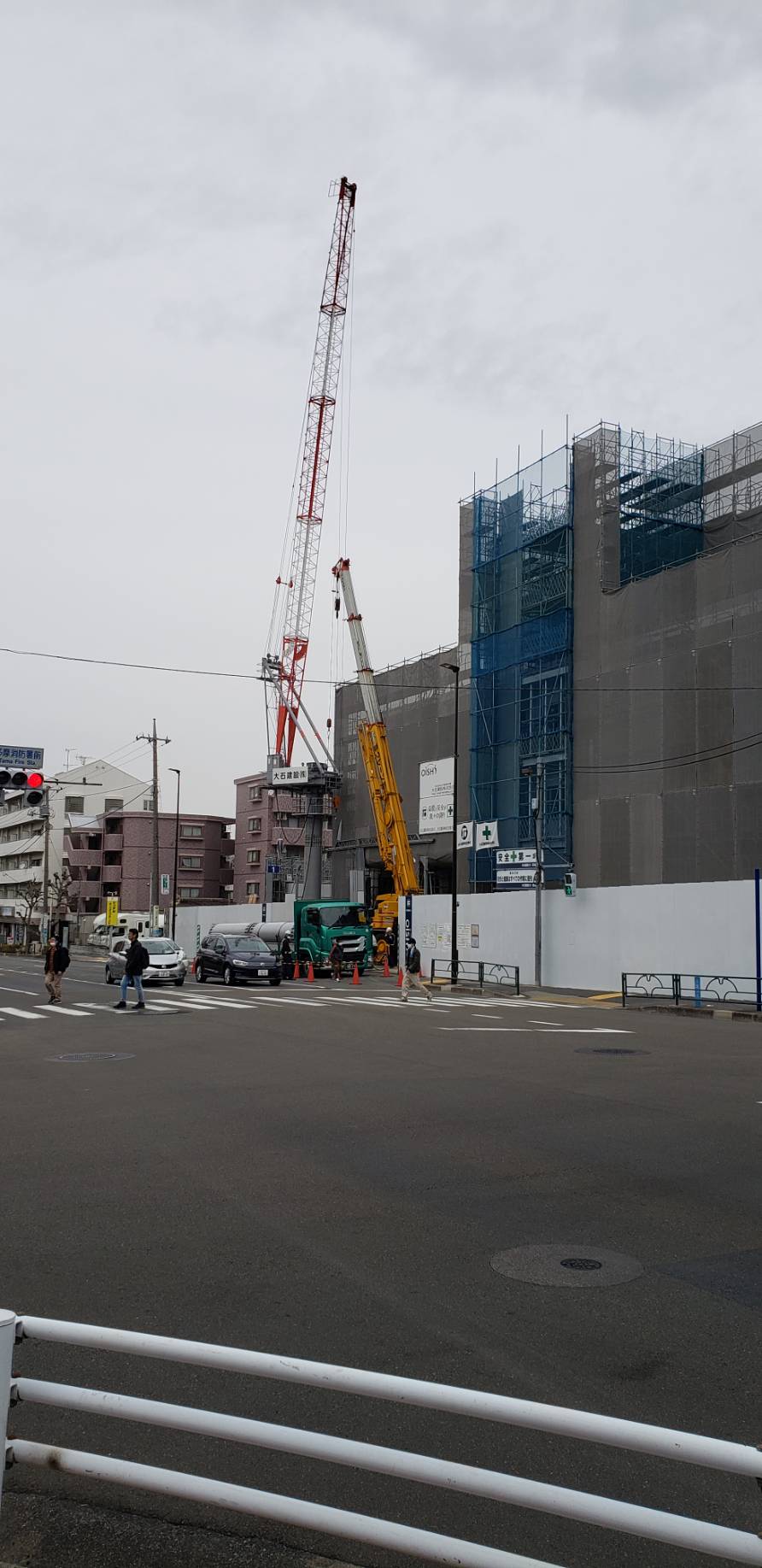 京王永山駅前 多摩消防署 タワークレーン解体風景